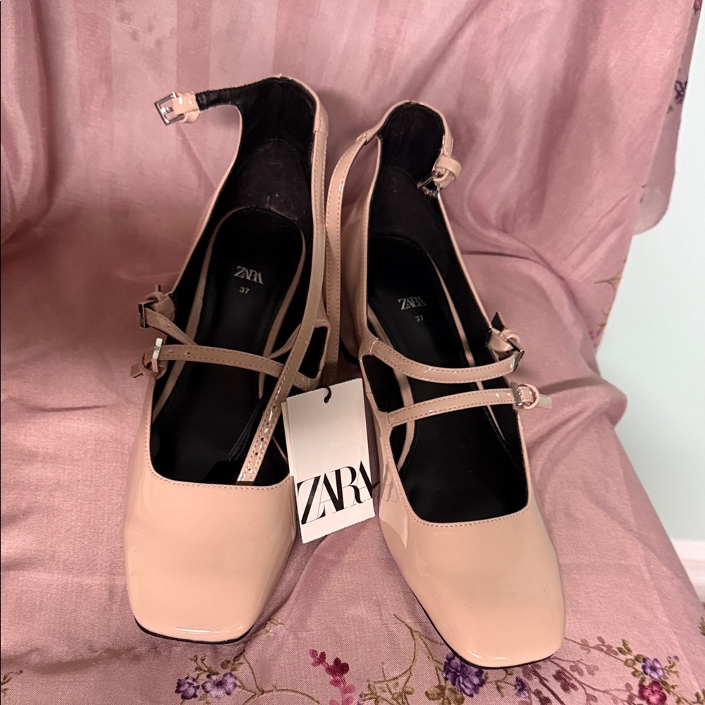 Zara Women's Nude Patent Heels